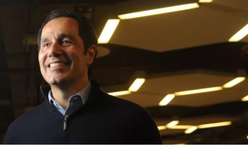 Imagem do presidente da GLP Brasil no escritório em São Paulo