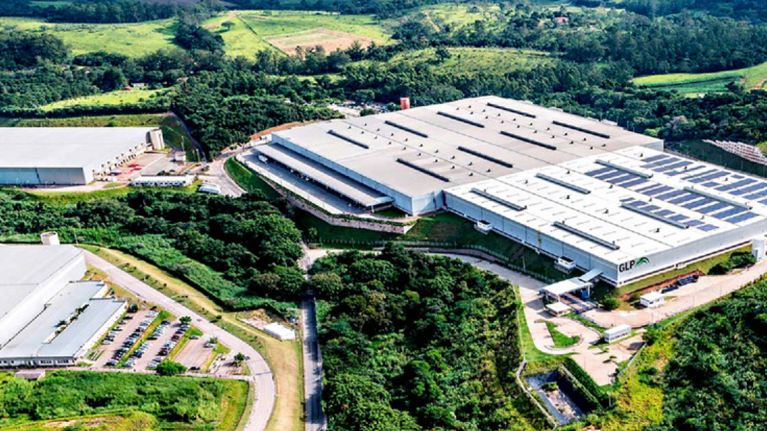 visão aérea de um galpão da GLP Brasil